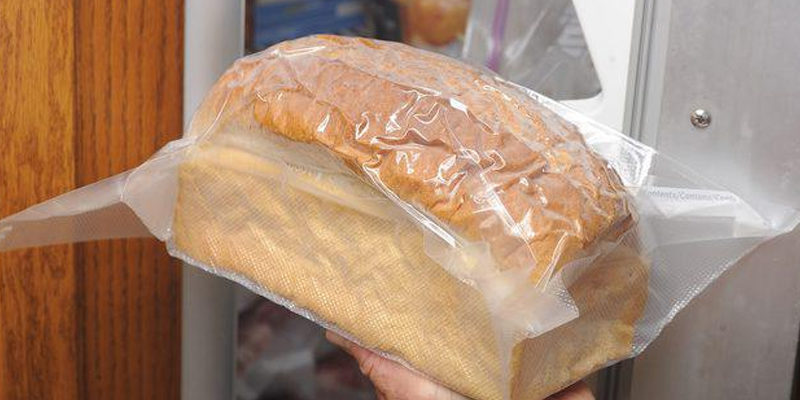 Как хранить хлеб и булочки в холодильнике